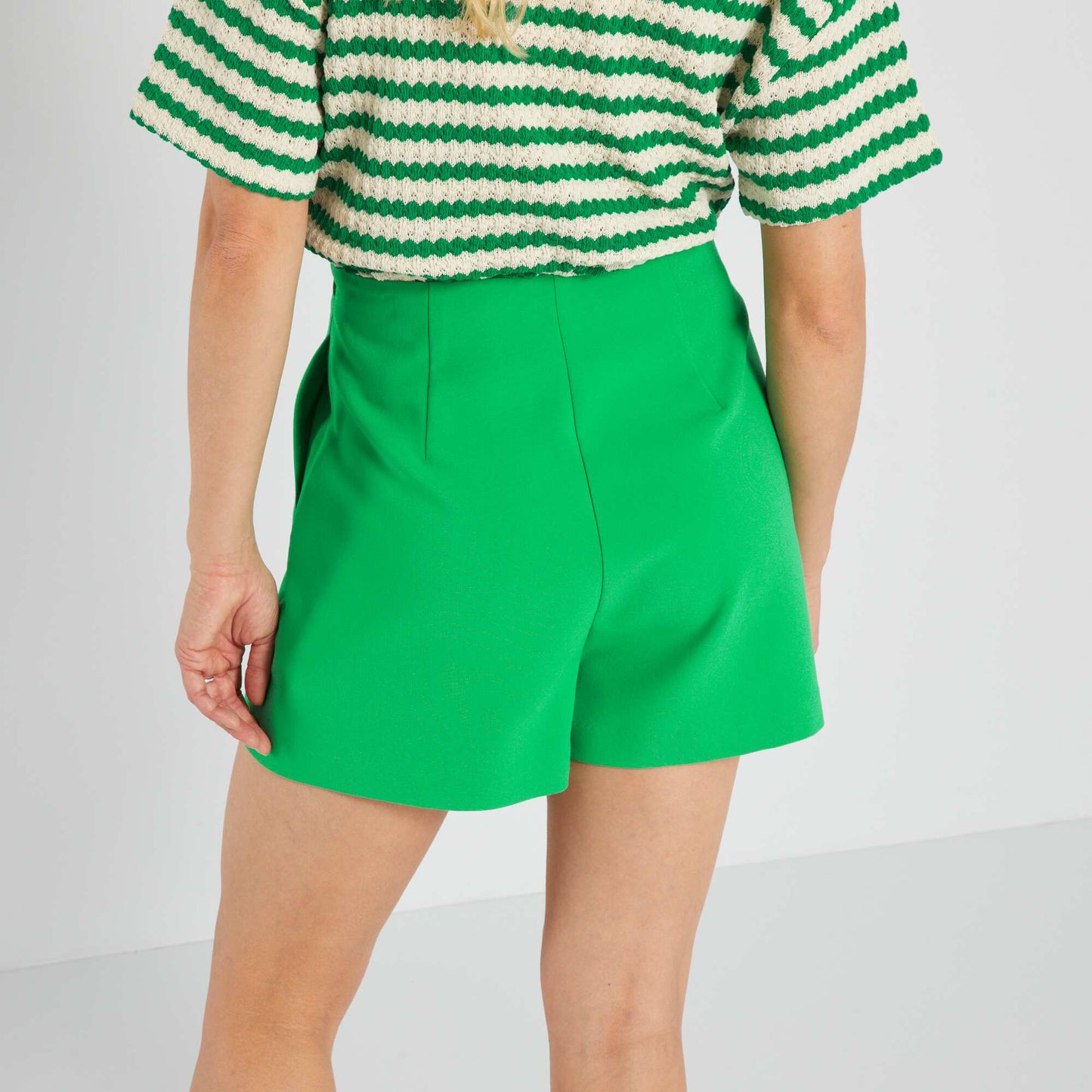 Short boutonné taille haute Vert