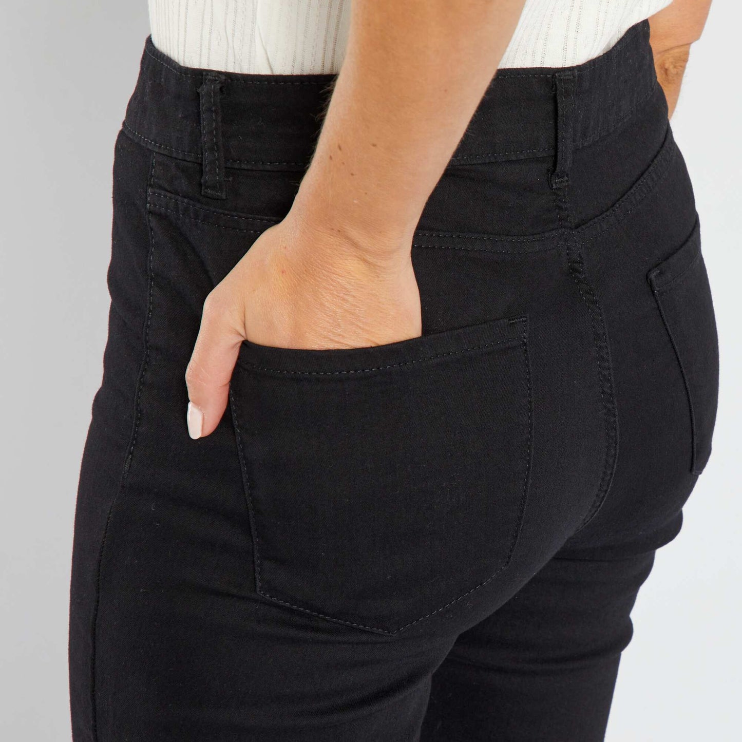 Jean skinny fit / coupe très ajustée noir