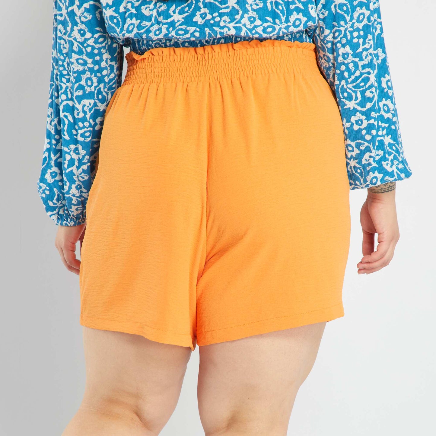 Short fluide orange