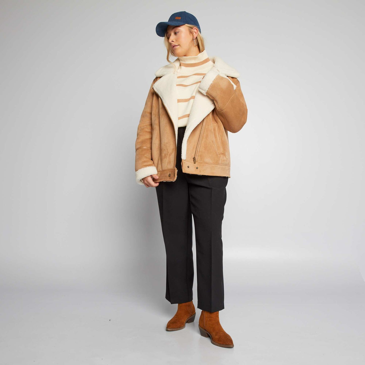 Blouson type aviateur en suédine beige