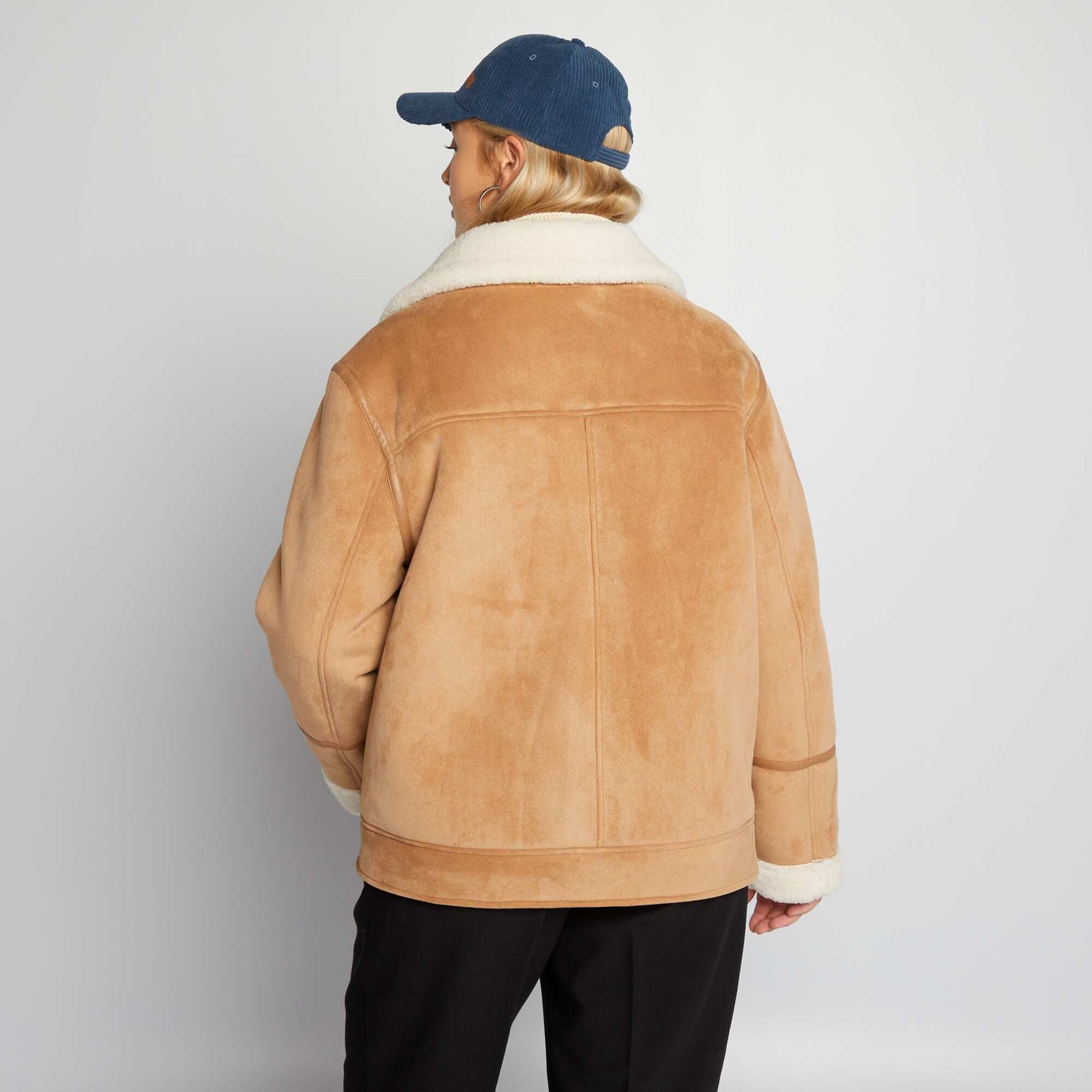 Blouson type aviateur en suédine beige