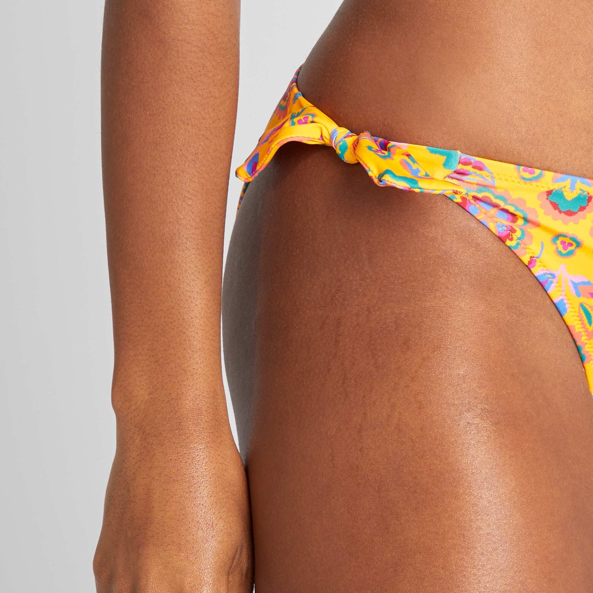 Culotte de bain forme brésilienne JAUNE
