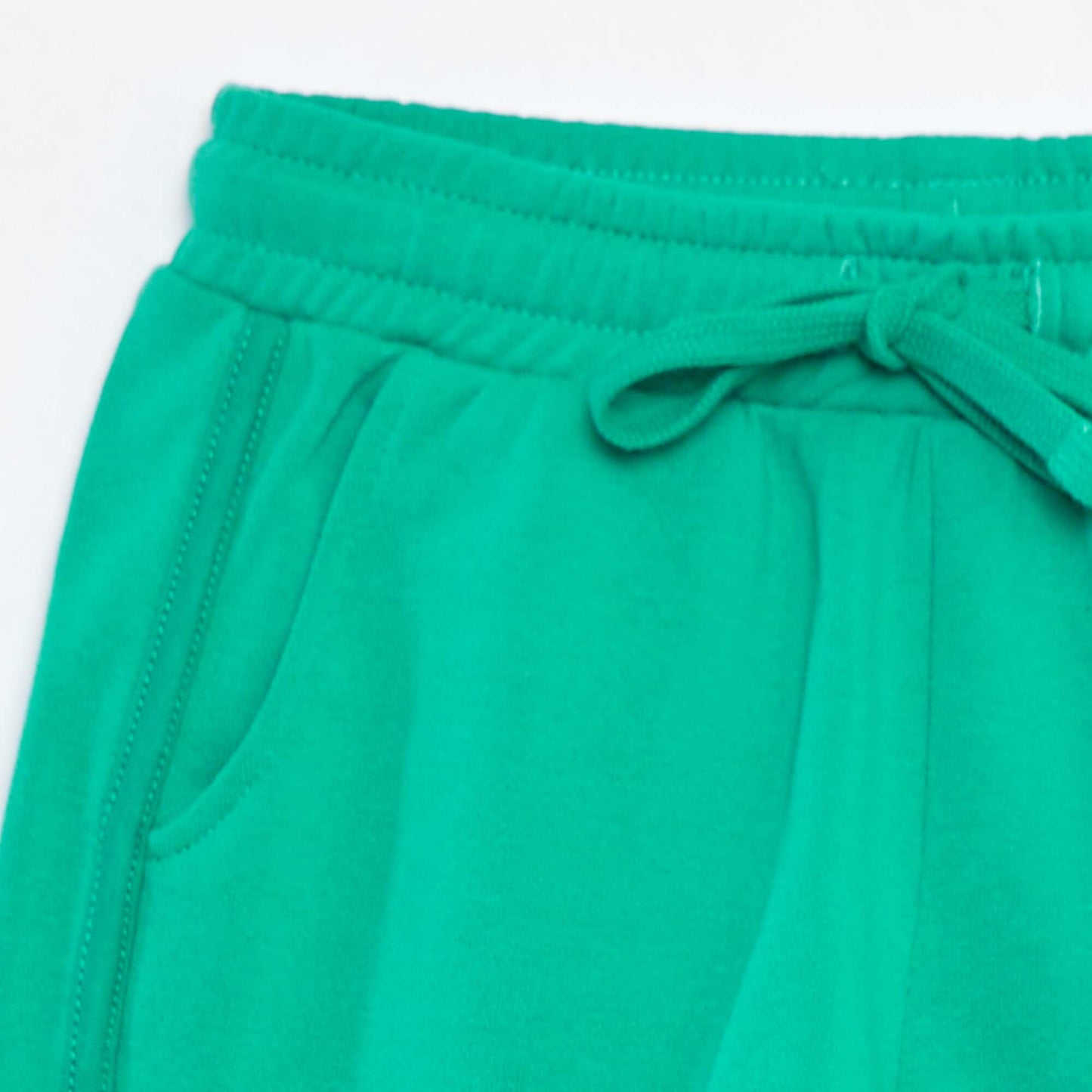 Short uni en molleton fin avec 2 poches VERT