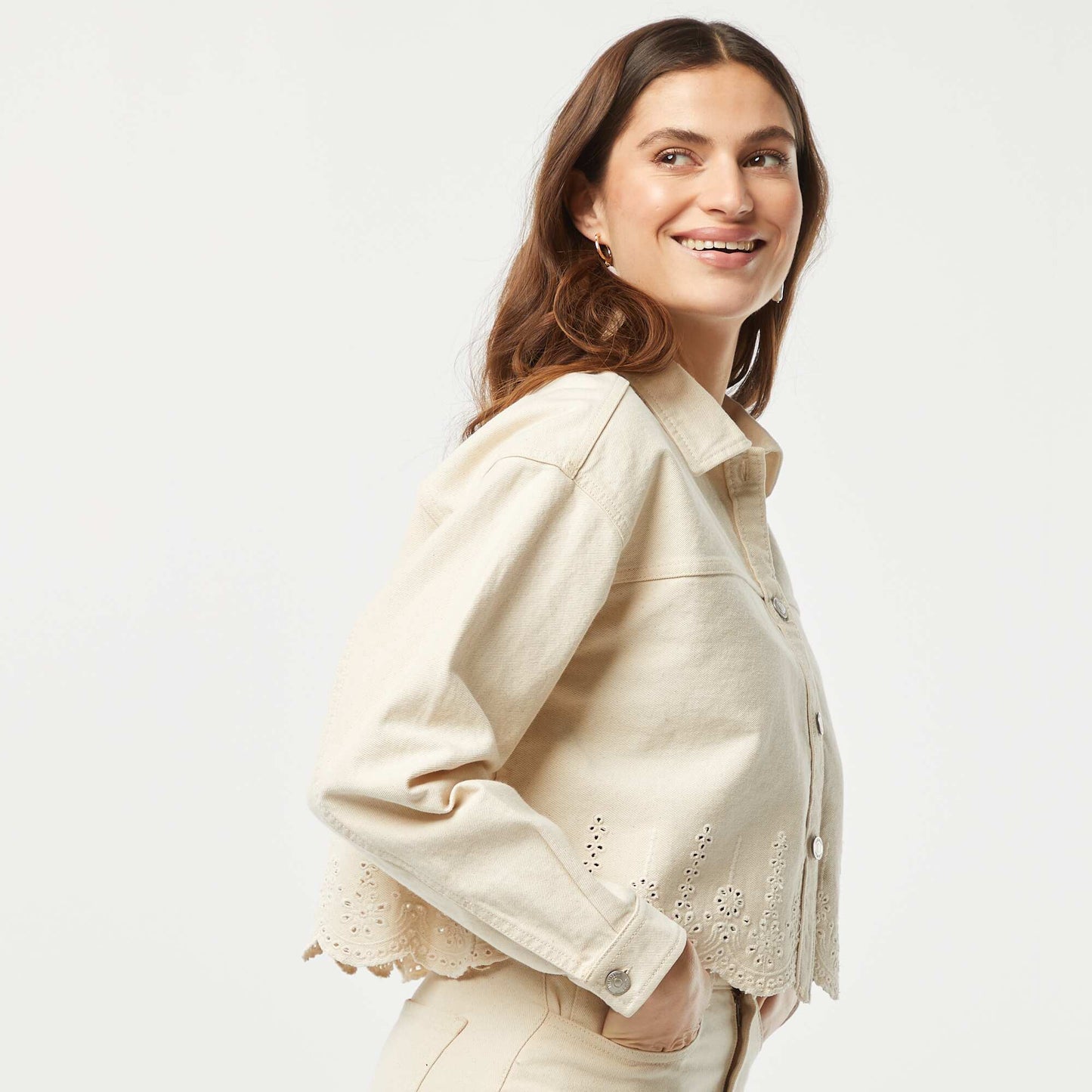 Veste en denim avec broderies BLANC