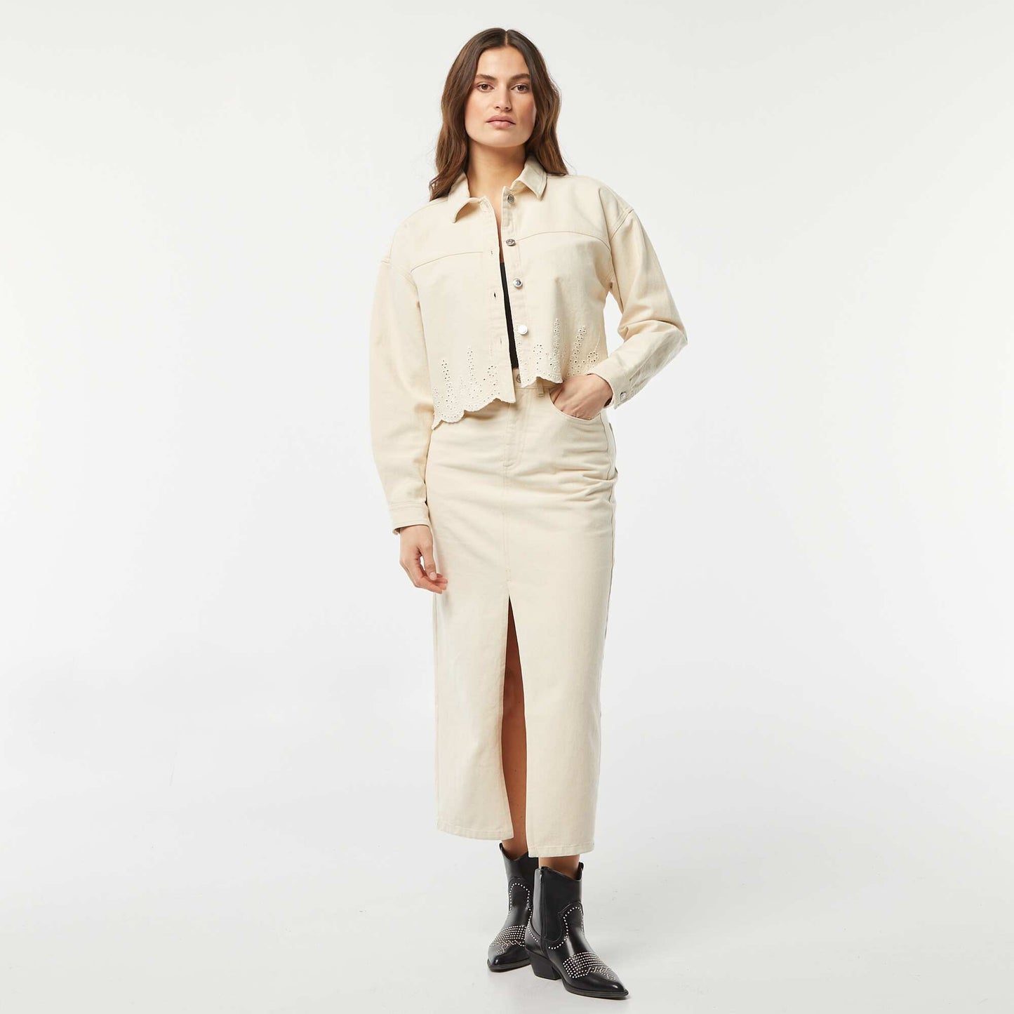 Veste en denim avec broderies BLANC