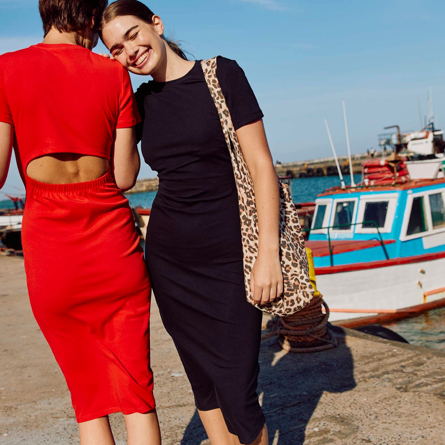 Robe midi unie ouverte au dos NOIR