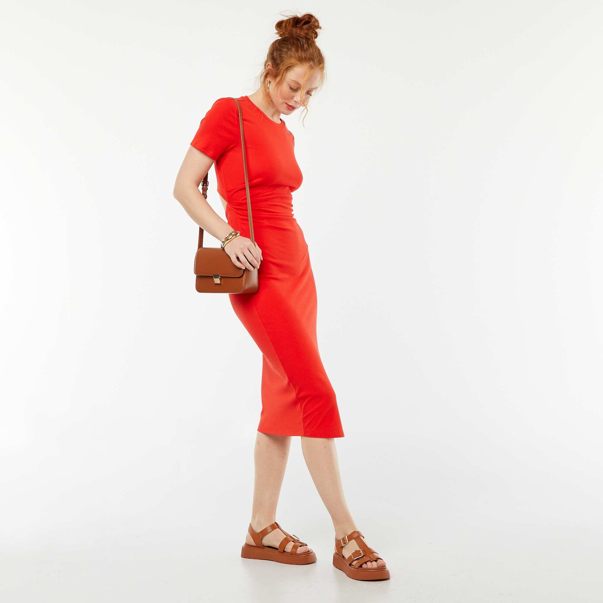 Robe midi unie ouverte au dos ROUGE