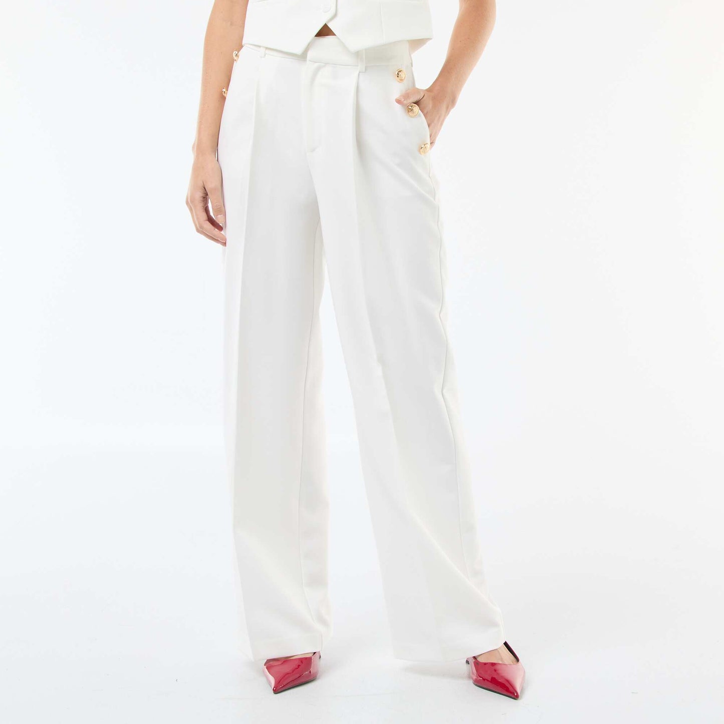 Pantalon de tailleur large avec boutons dorés BEIGE