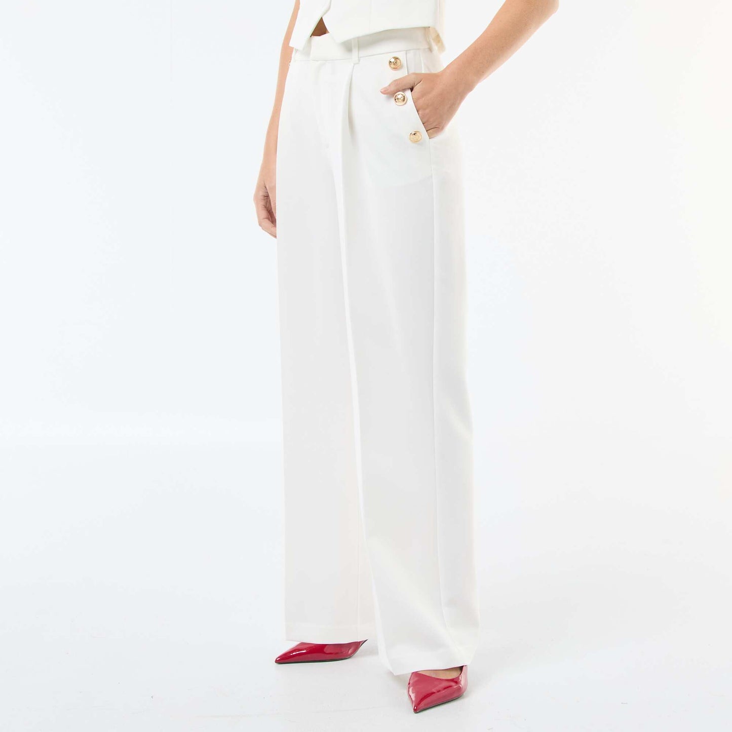 Pantalon de tailleur large avec boutons dorés BEIGE