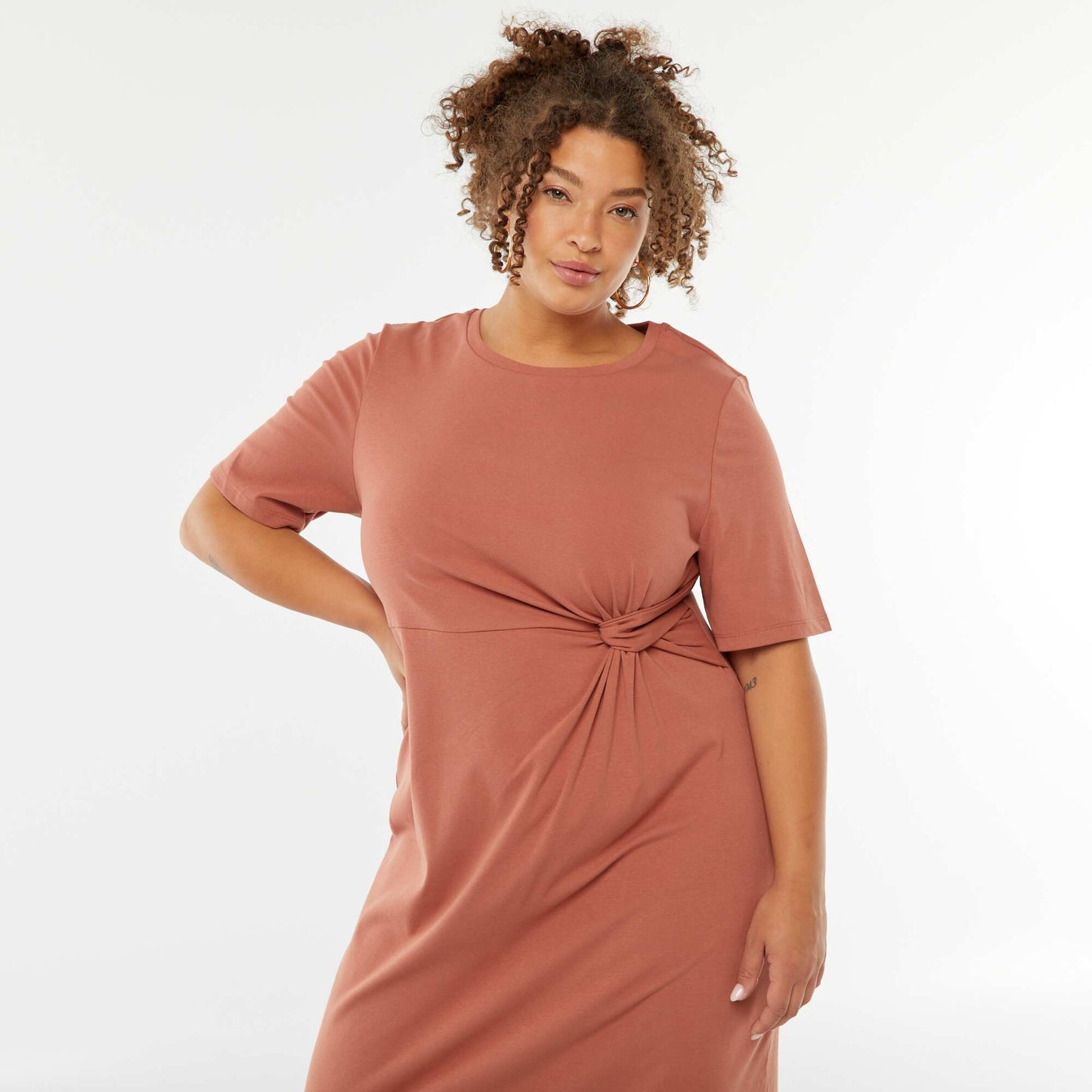 Robe unie drapée coupe midi ROSE