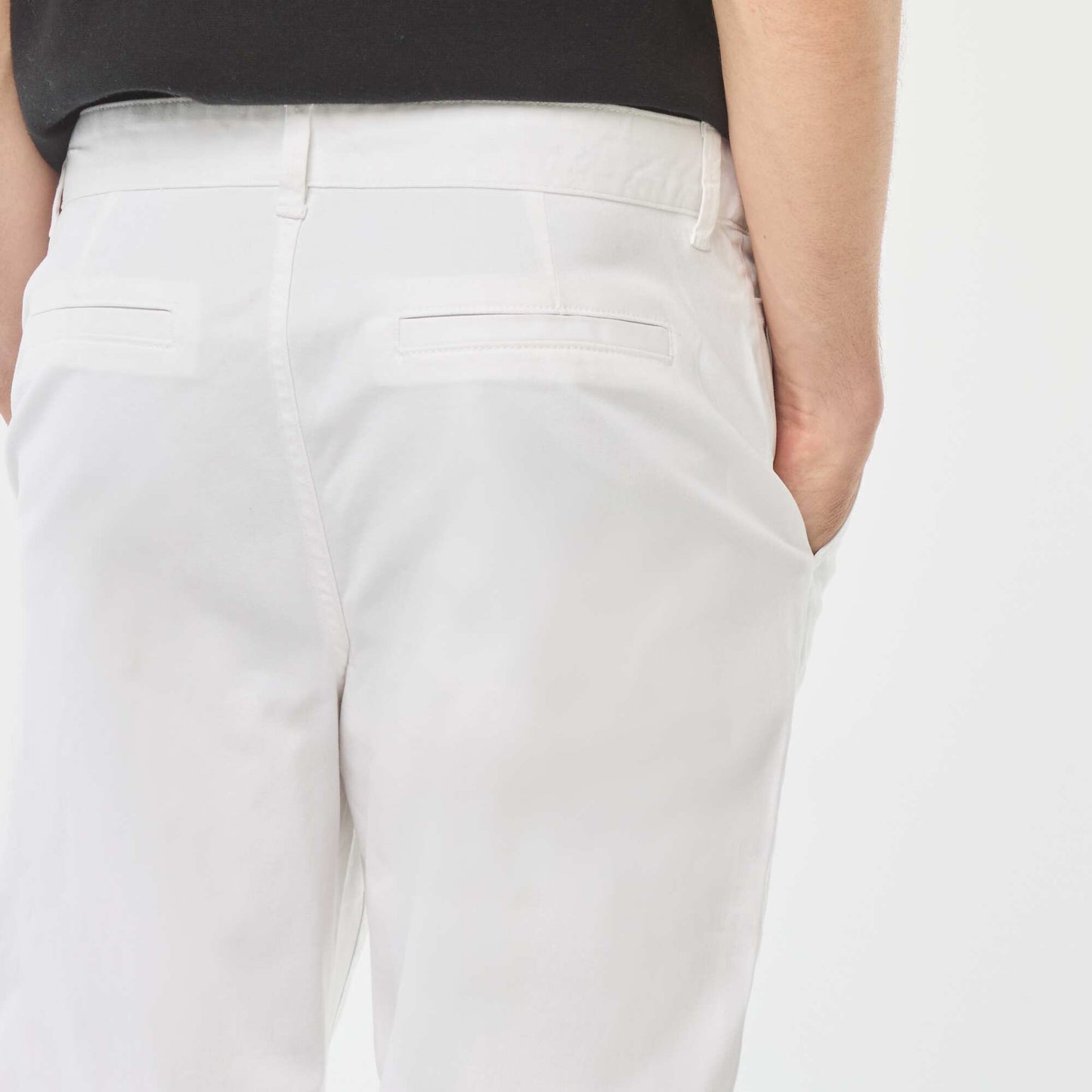 Pantalon chino uni avec revers à la base BLANC