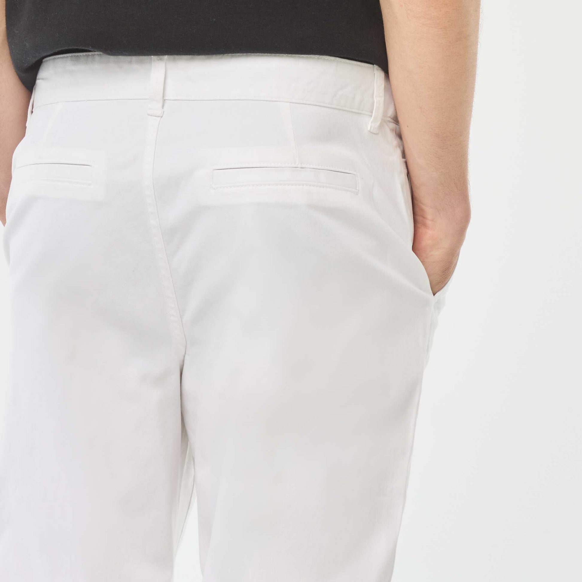 Pantalon chino uni avec revers à la base BLANC