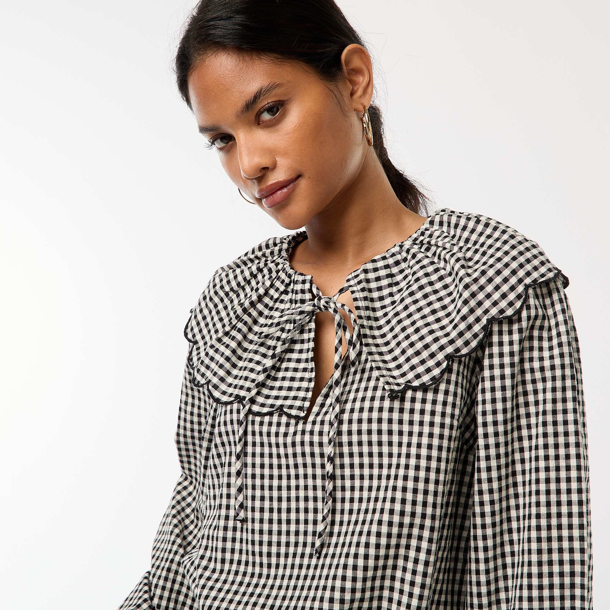 Blouse avec large col claudine NOIR