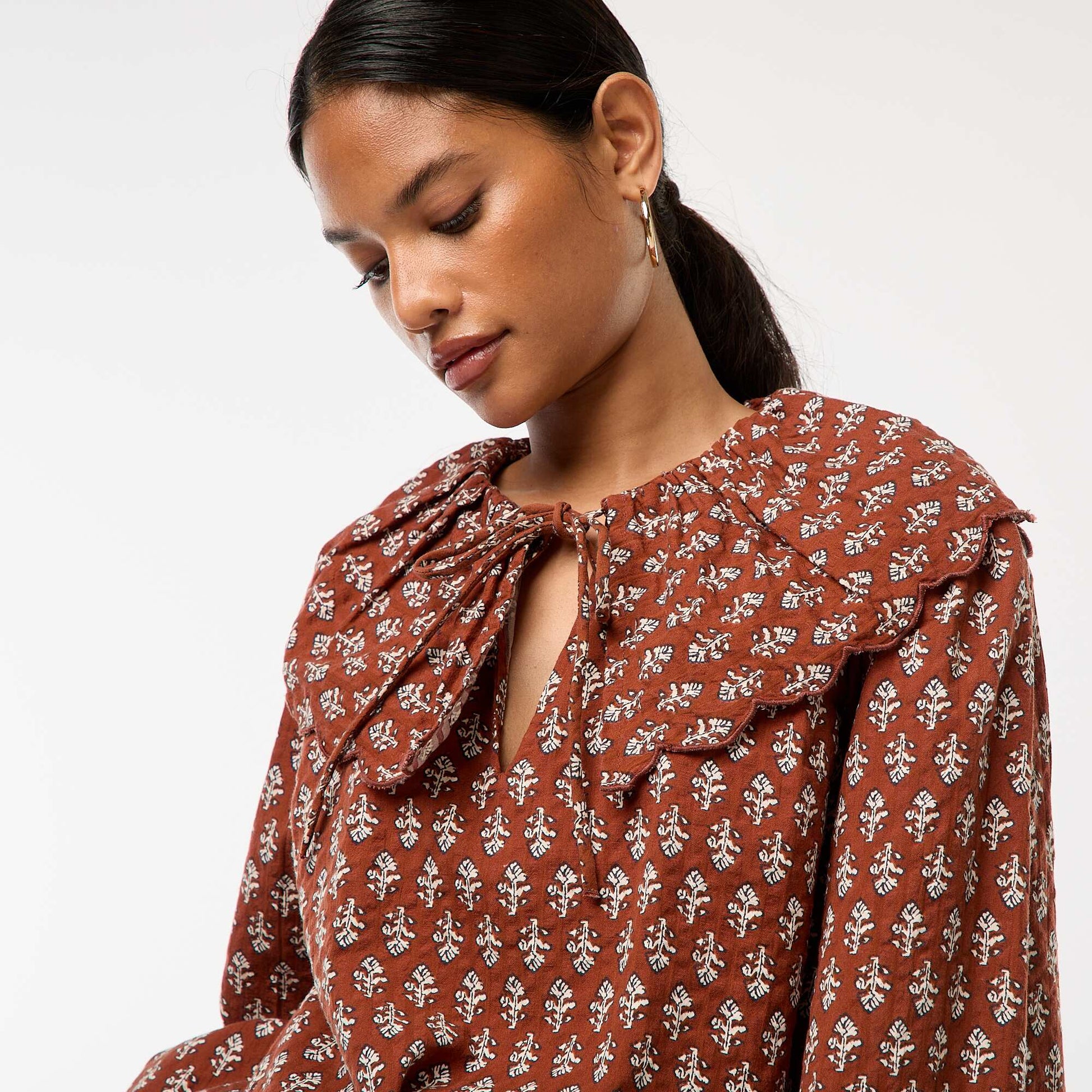 Blouse avec large col claudine MARRON