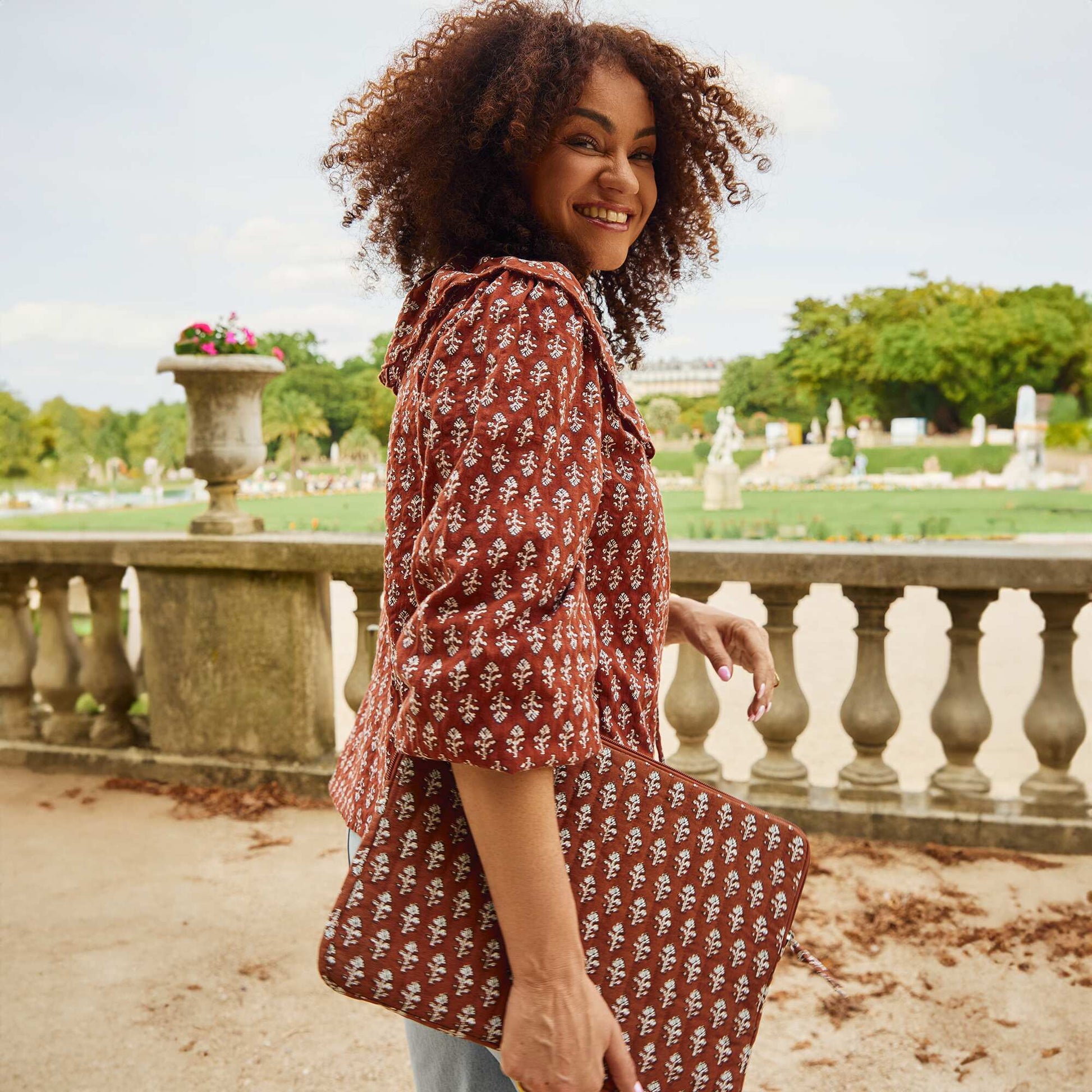 Blouse avec large col claudine MARRON