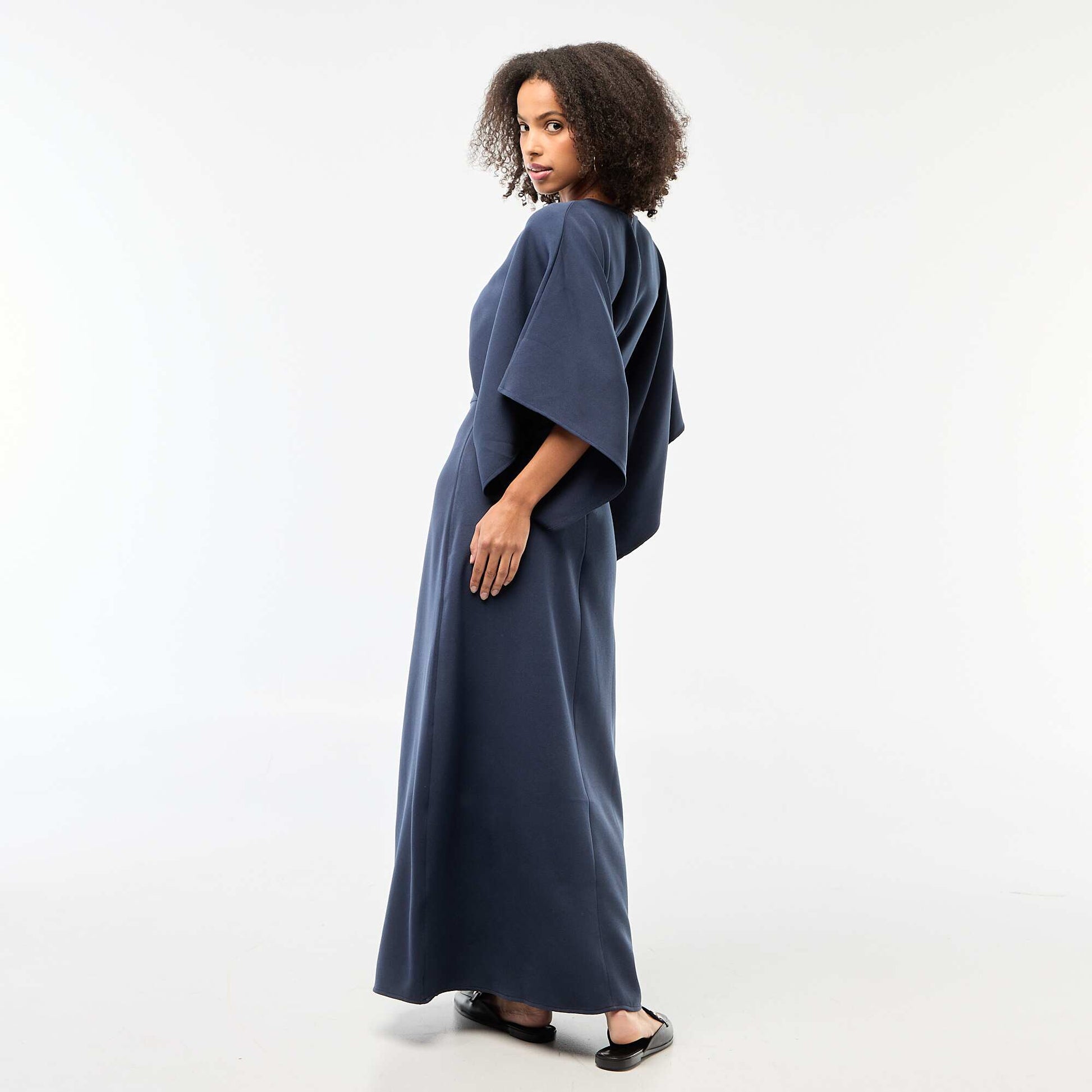 Robe longue crêpée avec bijou doré BLEU MARINE