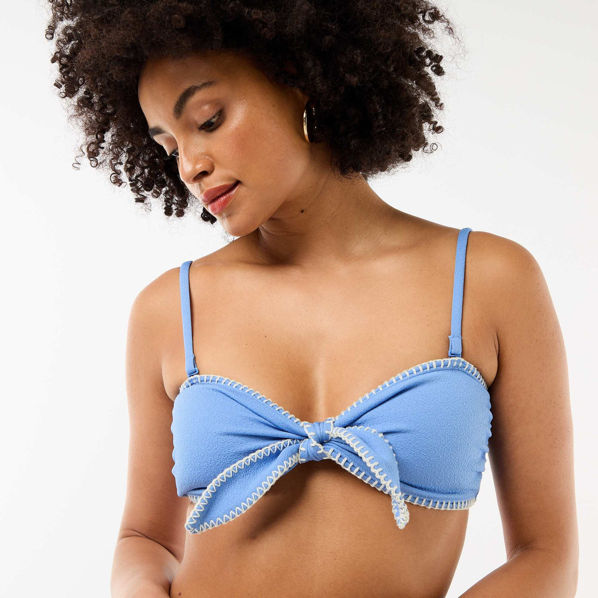 Soutien-gorge bandeau avec surpiqûres contrastées BLEU