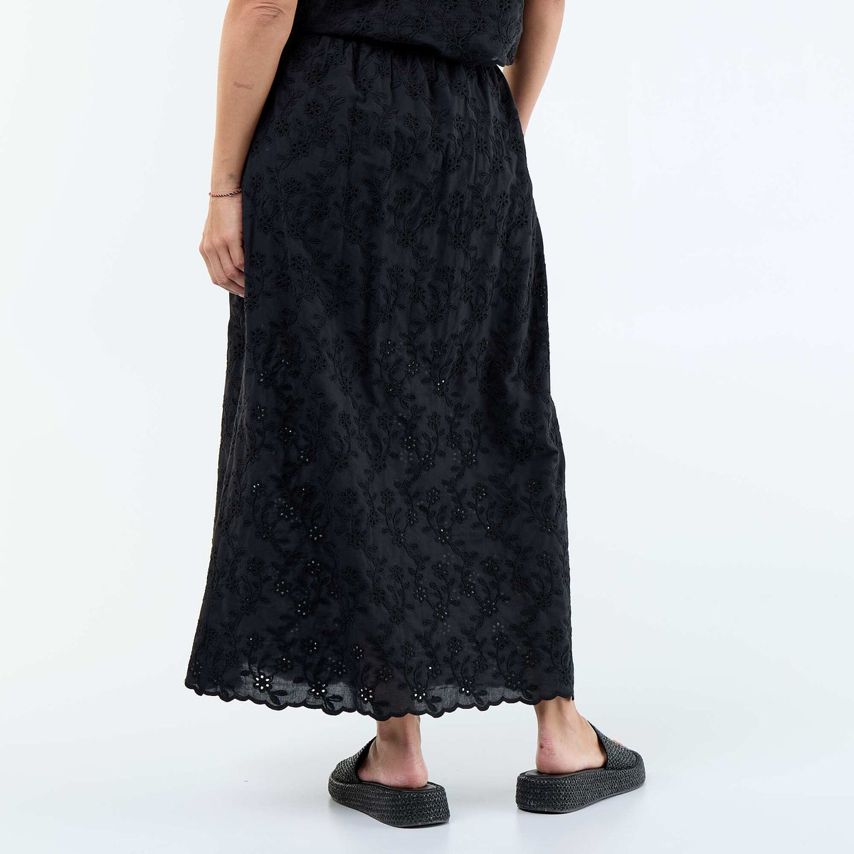 Jupe longue avec broderie anglaise NOIR