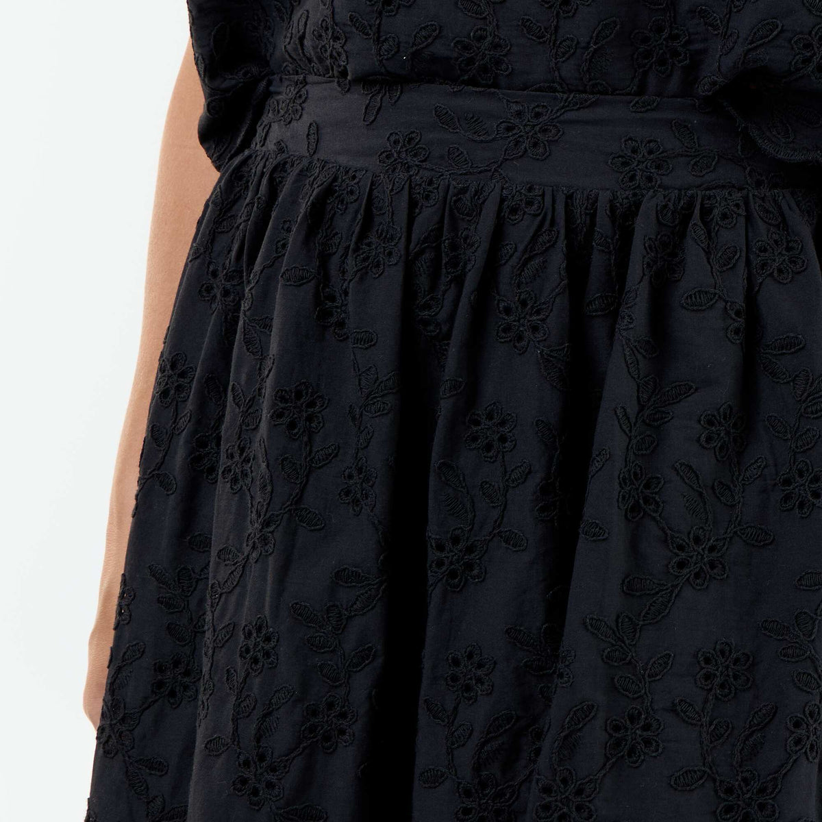 Jupe longue avec broderie anglaise NOIR