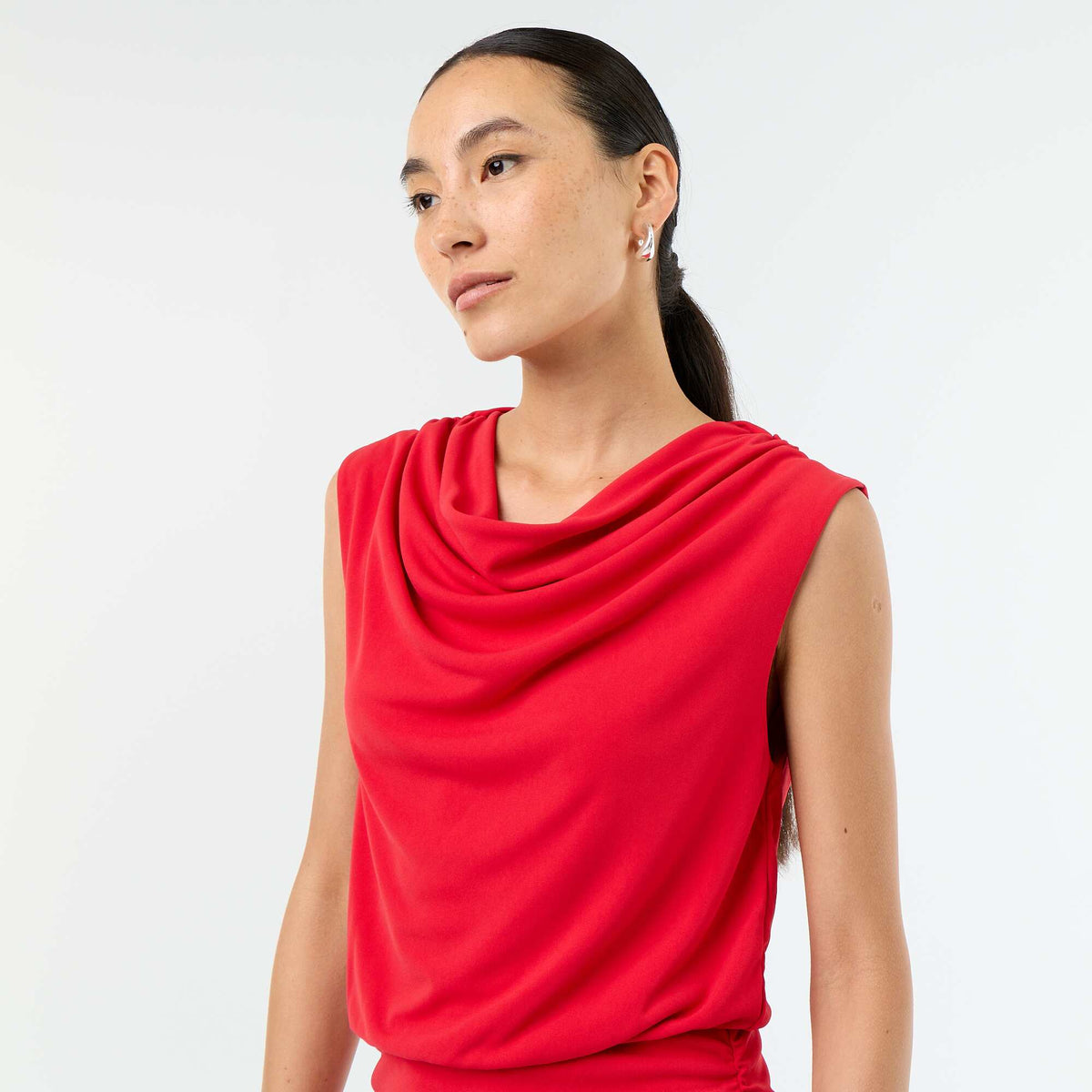 Robe longue sans manches à col bénitier ROUGE