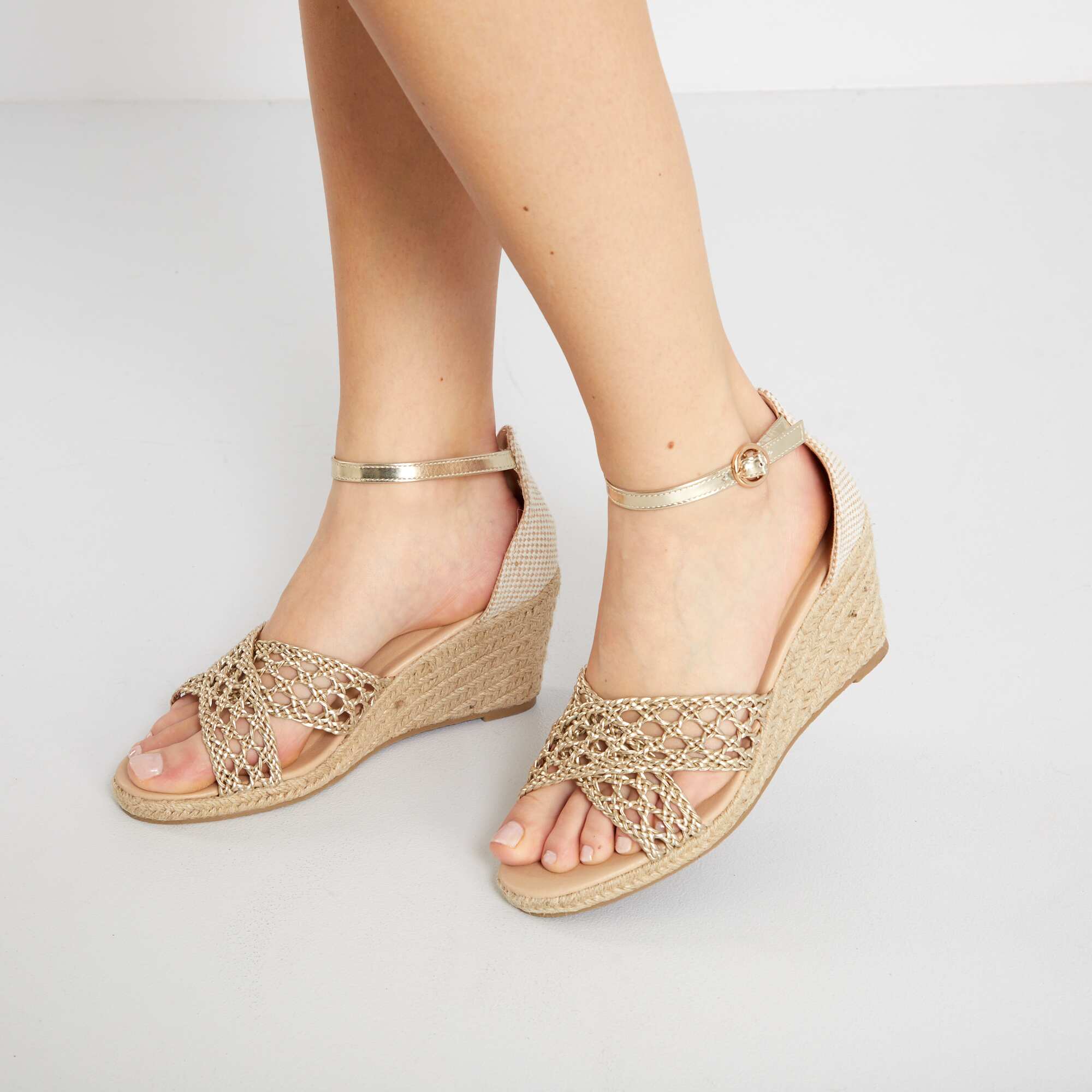 Compensées beige sale