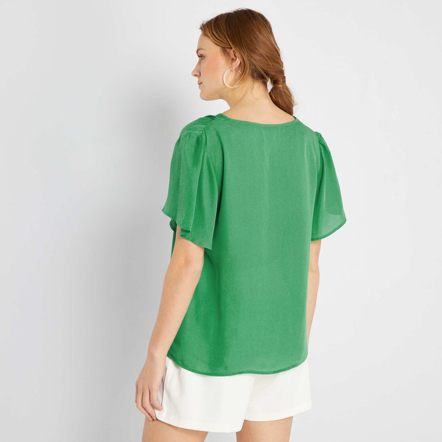 Blouse fluide et légère à col V vert