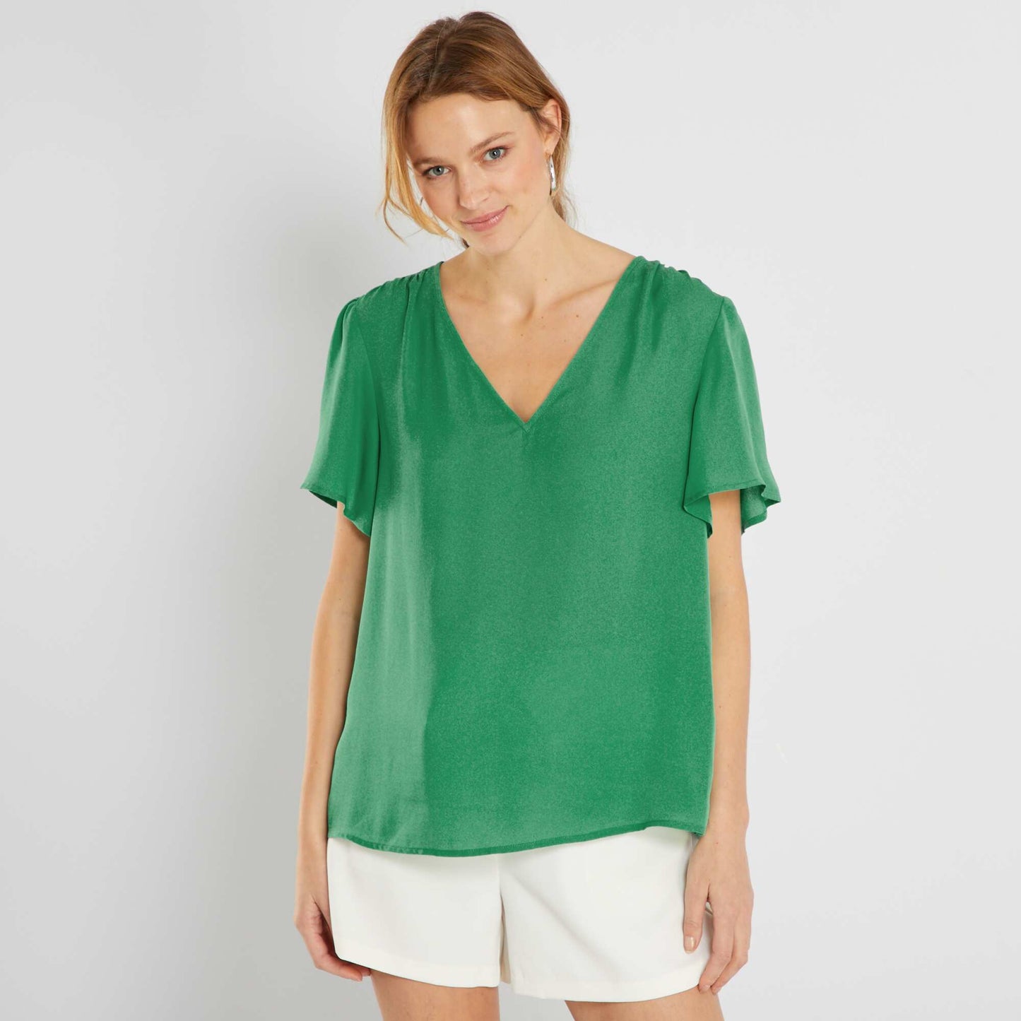 Blouse fluide et légère à col V vert