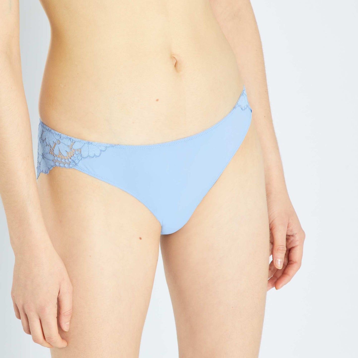 Culotte en microfibre et dentelle Bleu