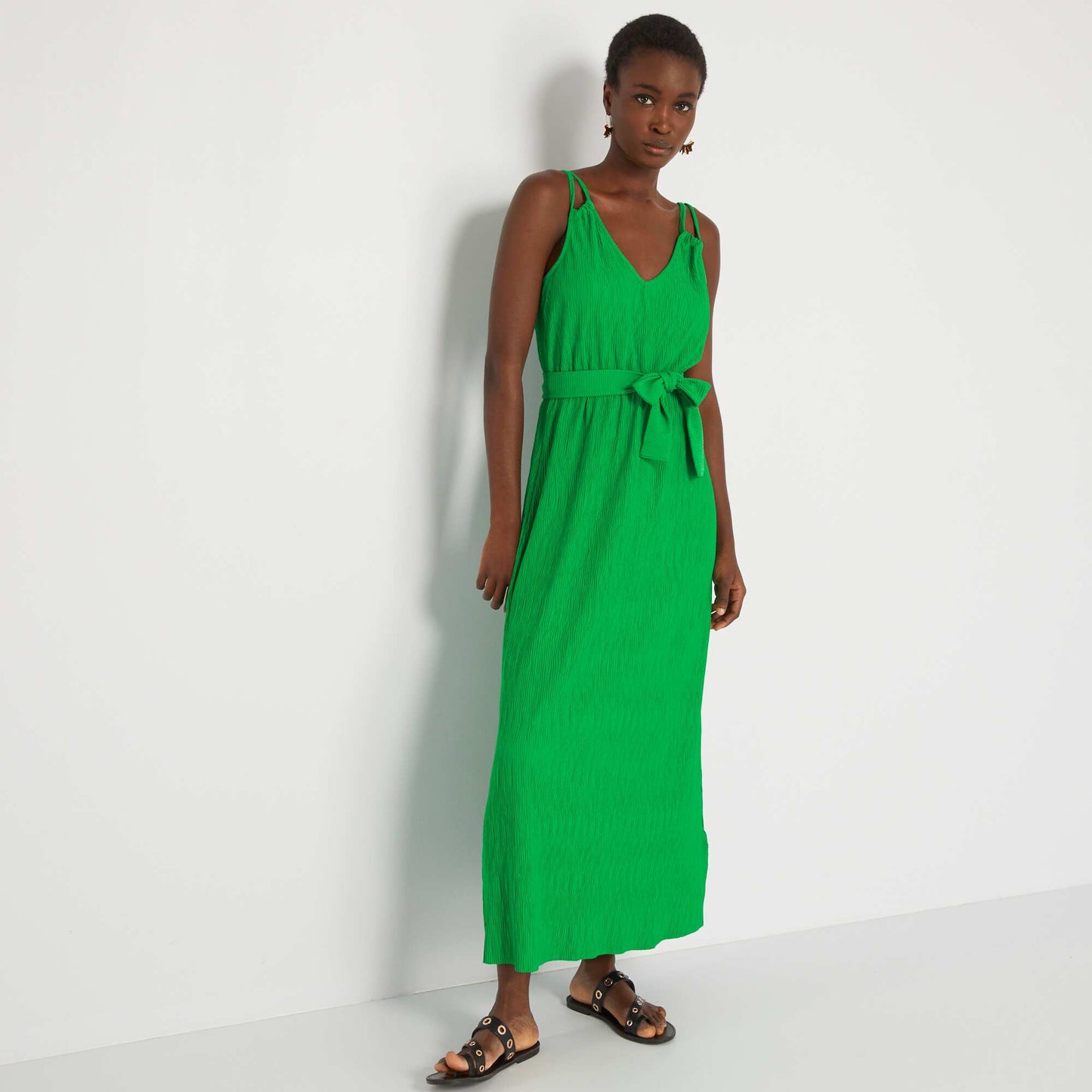 Robe longue à bretelles en maille crêpe vert jardin