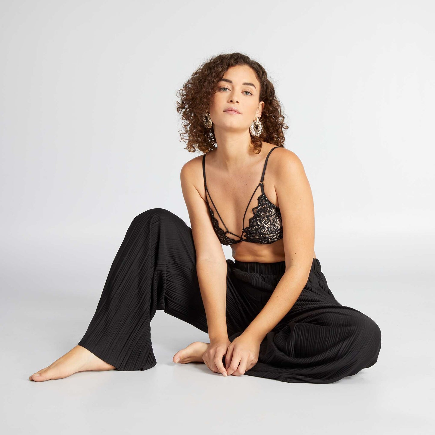 Soutien-gorge triangle avec laçage fantaisie Noir/beige